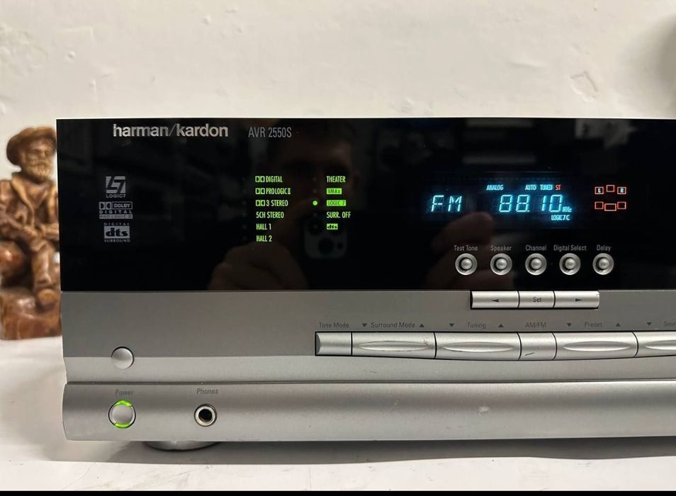 5.1 AVR Amplituner Harman Kardon AVR 2550