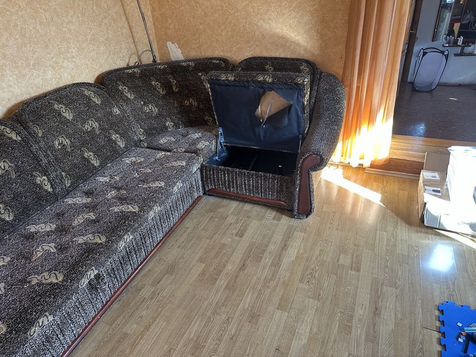 Диван ліжко гарний стан