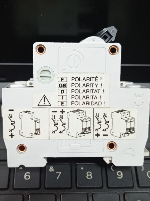 Автоматичний вимикач постійного струму Merlin Gerin multi9 C32H-DC