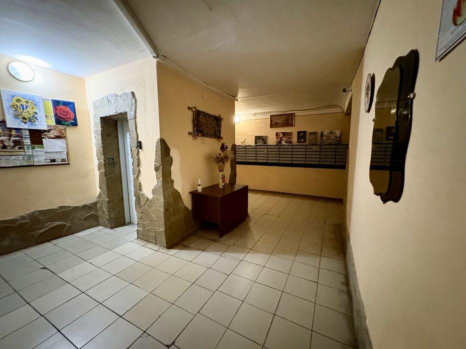 Продається 3х кімнатна квартра 105м2, вул. Дружби Народів 228а