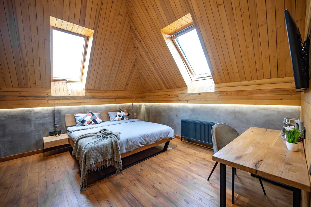 Вілла з лазнею,банкетним залом на 10спалень  для відпочинку /3012