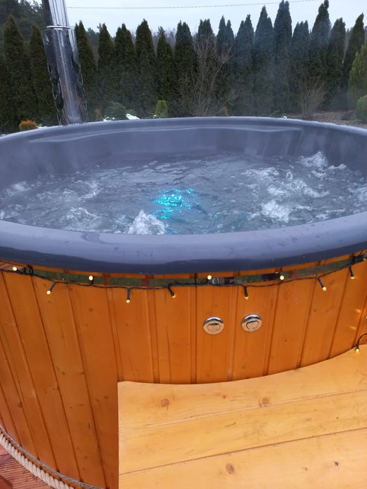 Wynajem mobilnego jacuzzi  i sauny