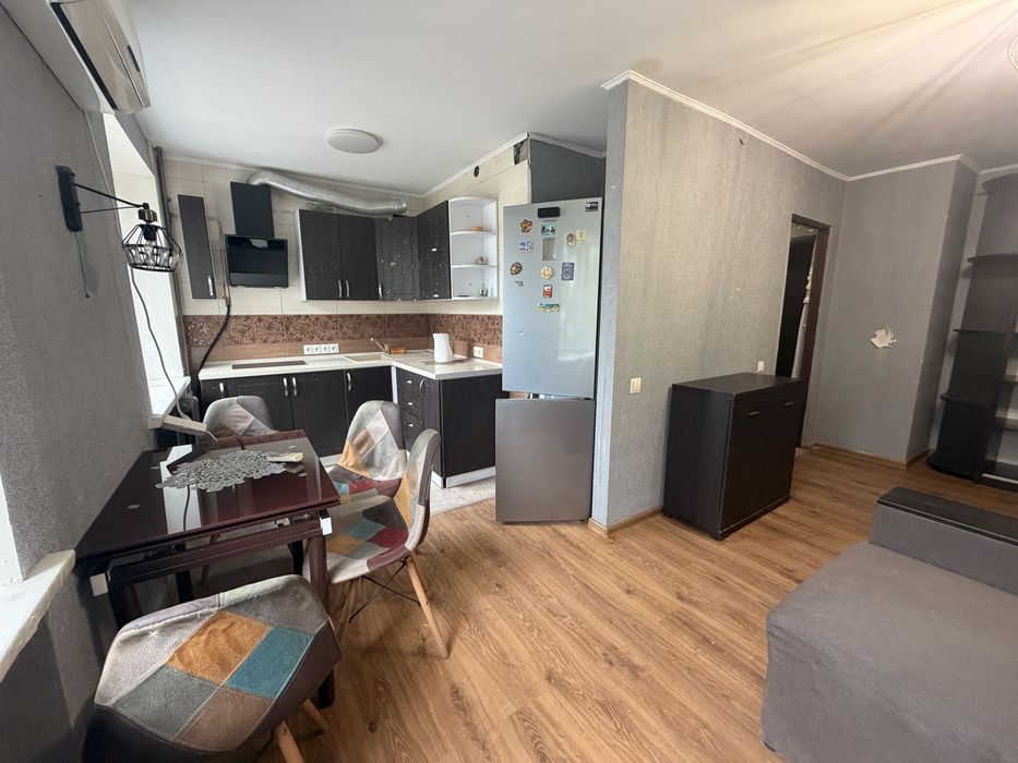 Продам  2-х.кв. ул.Заслонова ,22. Дарница.