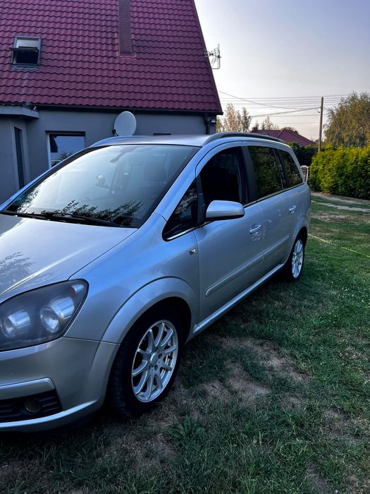 Opel Zafira b  1.9cdti 120km