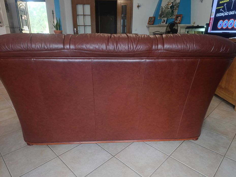 conjunto sofá de 3 lugares com 2 cadeirões individuais