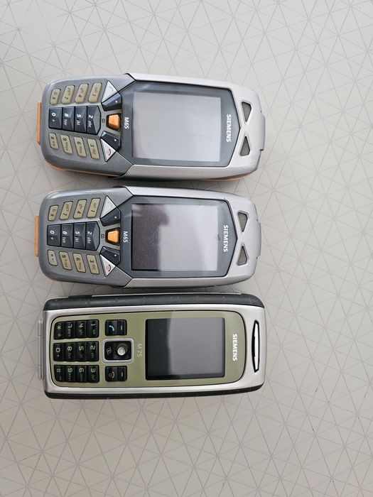 3 kultowe pancerne telefony Siemens.
