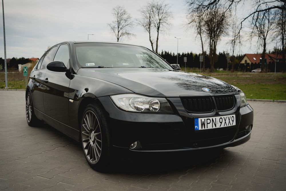 BMW E90 320i zadbana