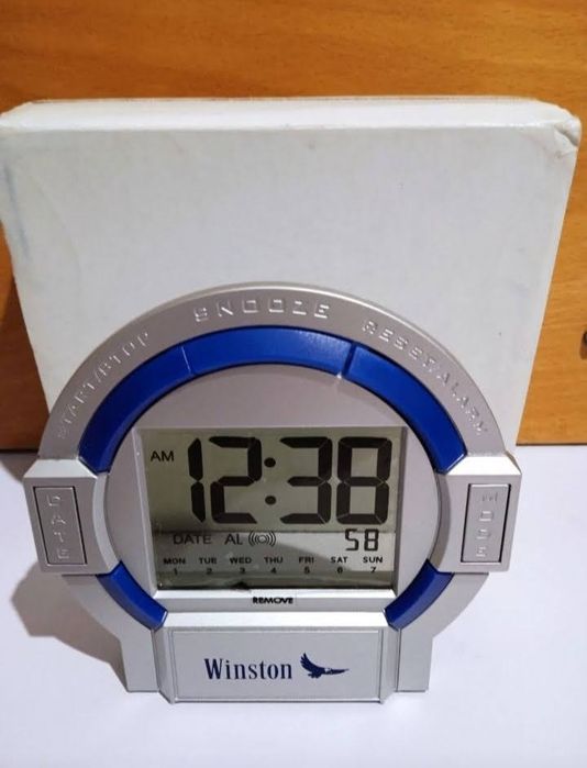 Часы настольные электронные с прозрачным циферблатом