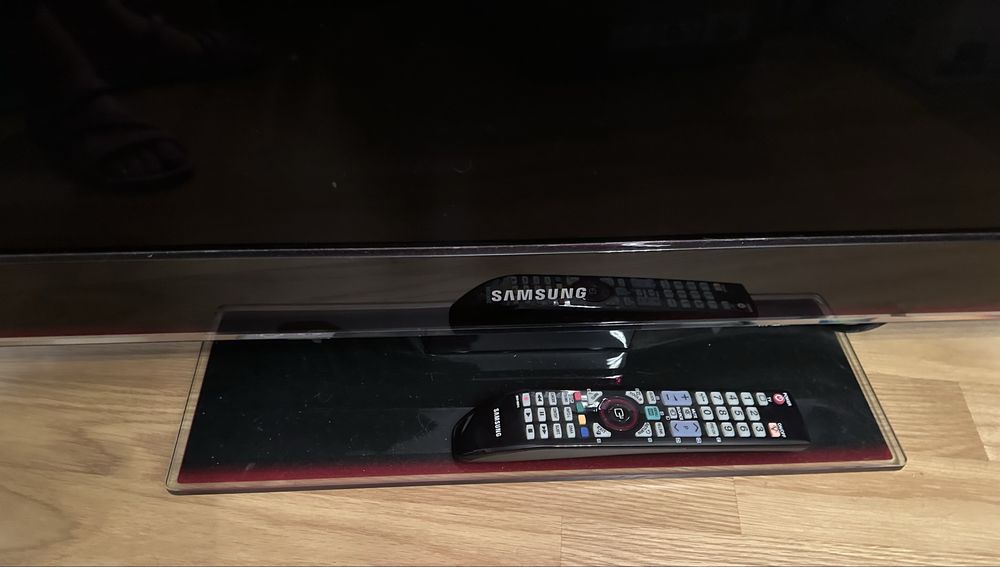Grande TV samsung com comando novo