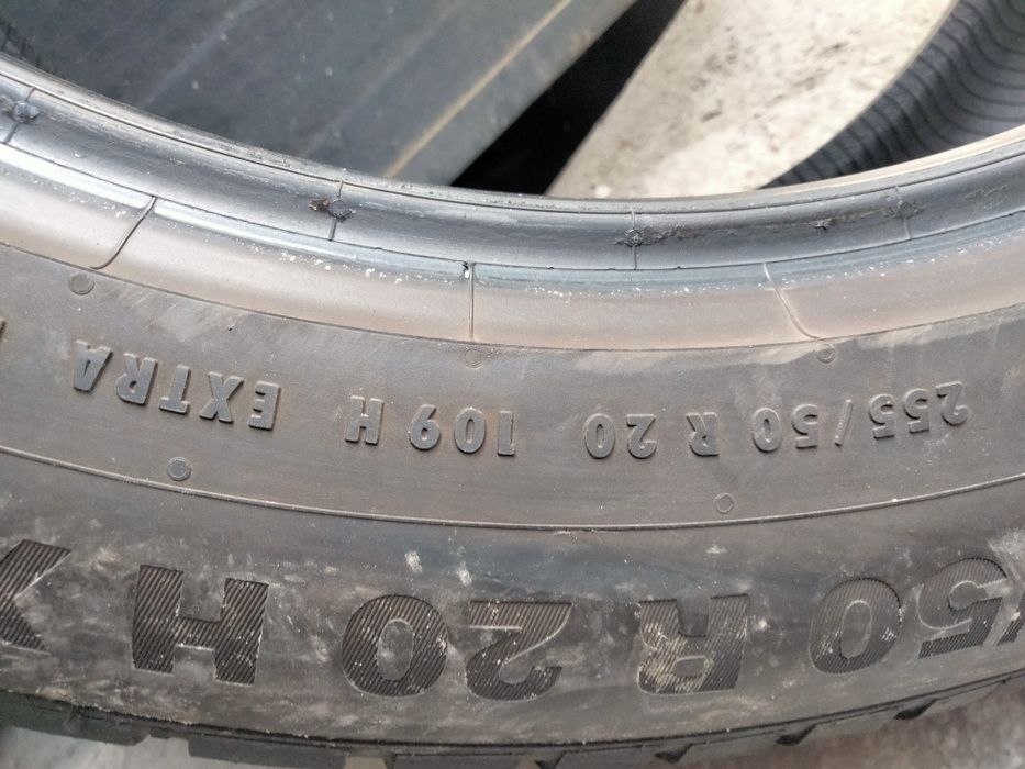 255 50R20 Continental