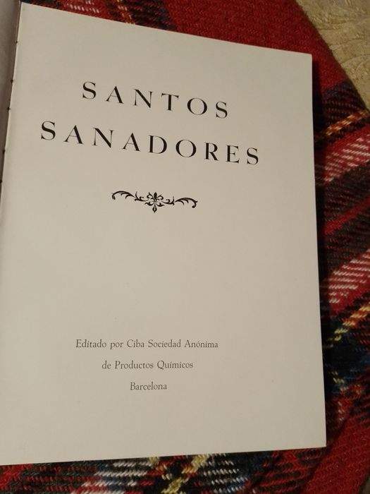 Revistas Vivre cotés de Paris cada 2E.-Revistas Hola cada 2E Desde 2E.