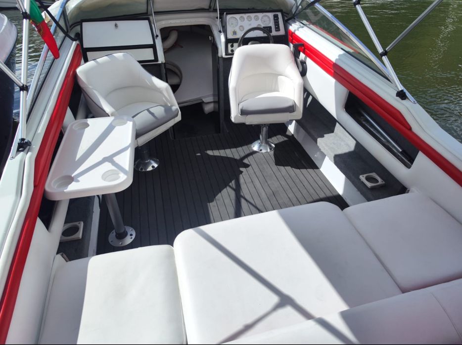 Barco Four Winns Sundower Mercruiser com Marina