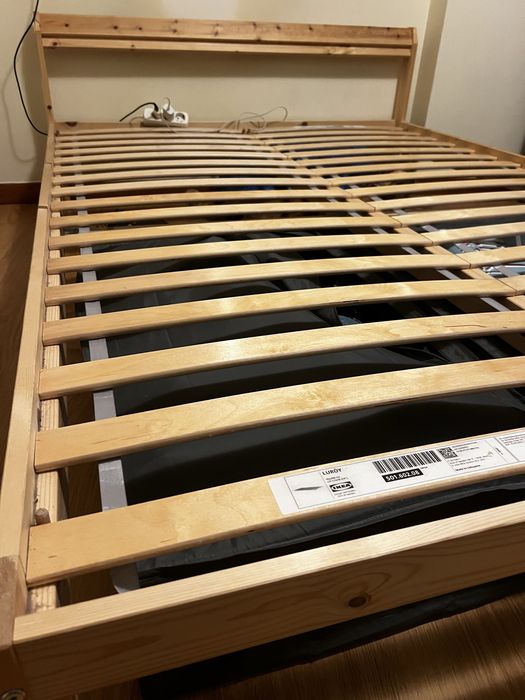 Cama casal IKEA NIEDEN com estrado