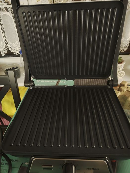 Grill elektryczny HOFFEN 2000W.  Na  gwarancji.