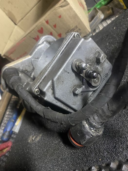 Дросельна заслінка Mersedes w140 4.2 бензик 1995 рік