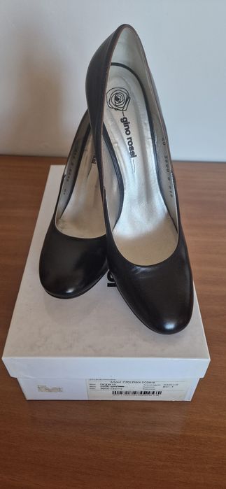 Czółenka czarne Gino Rossi rozmiar 40 jak nowe