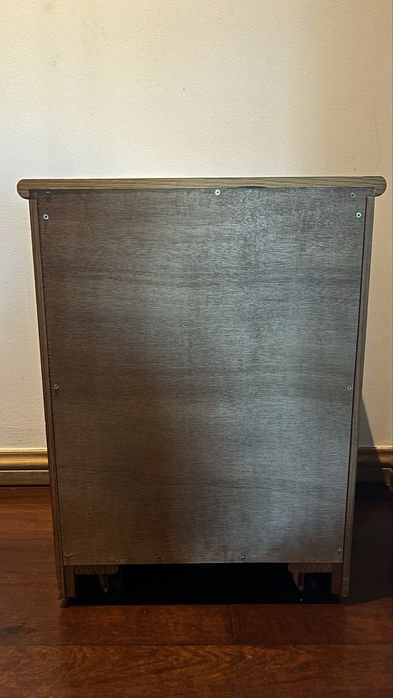 Mesa de cabeceira em madeira de cerejeira, 3 gavetas