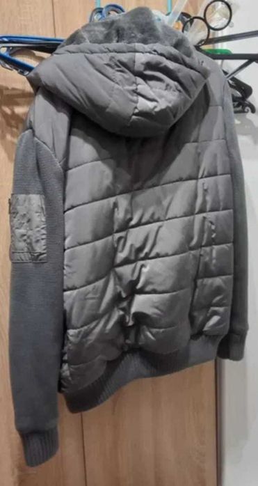 Casaco de inverno super quente com pelo e impermeável no tronco