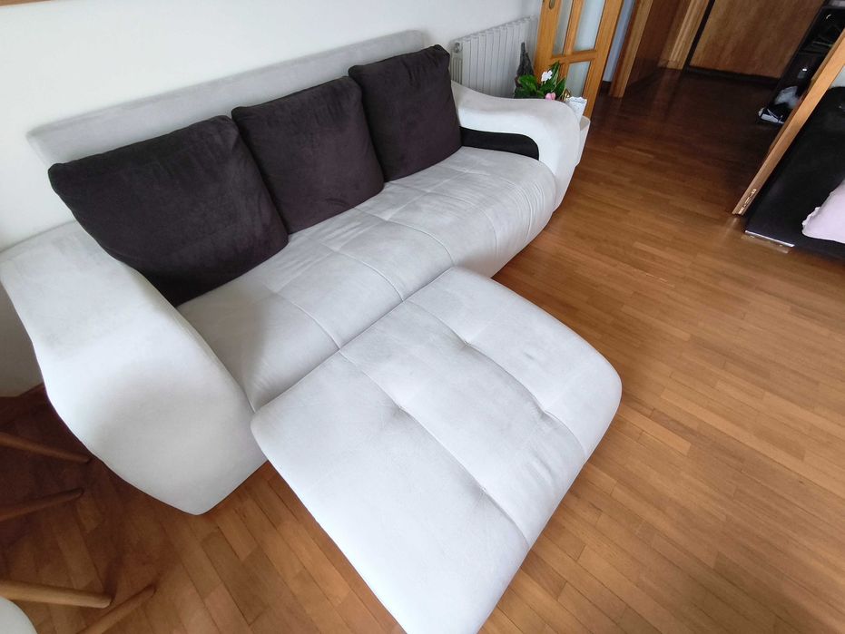 Sofá com chaise longue
