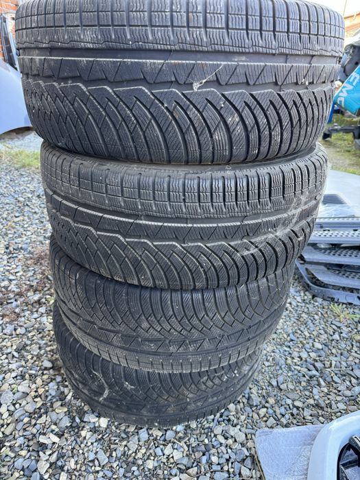 255/45/18 michelin alpin