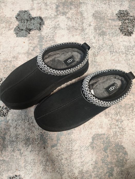 UGG жіночі чорні