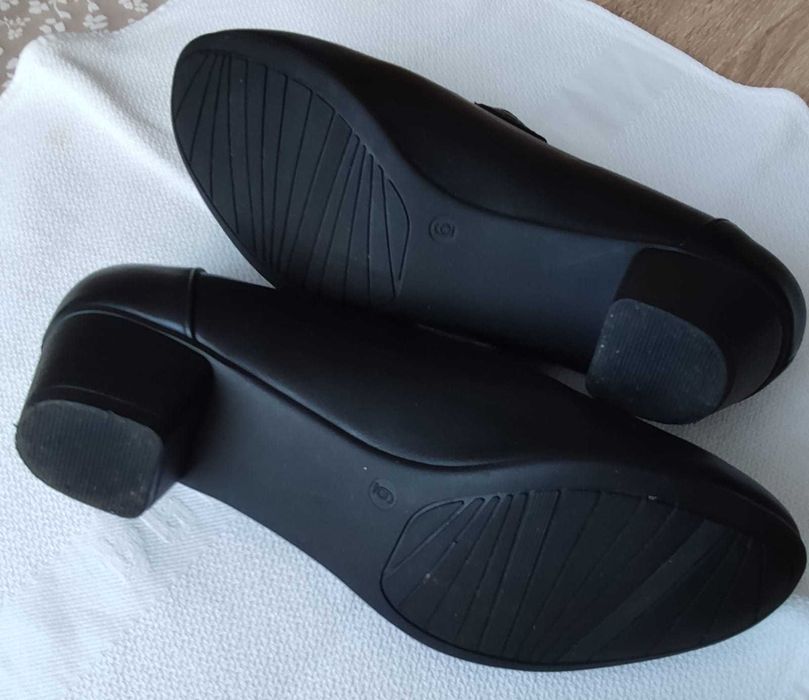 botki , kozaki zimowe,  Nowe /rozmiar  buta 39/ Graceland / + gratis