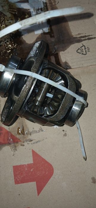 Продам чашку сателітів 24 шліца ваз з підшипниками