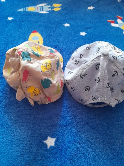 Chłopięce czapki  z daszkiem