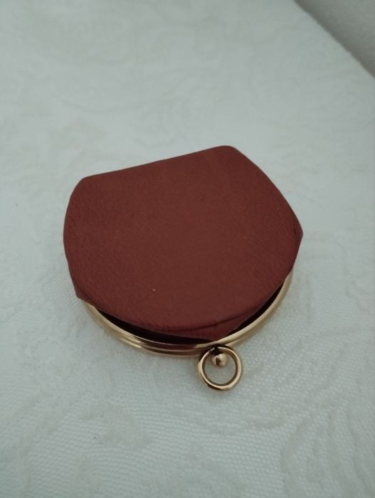 Зажим  для денег скат натуральный ,монетницы