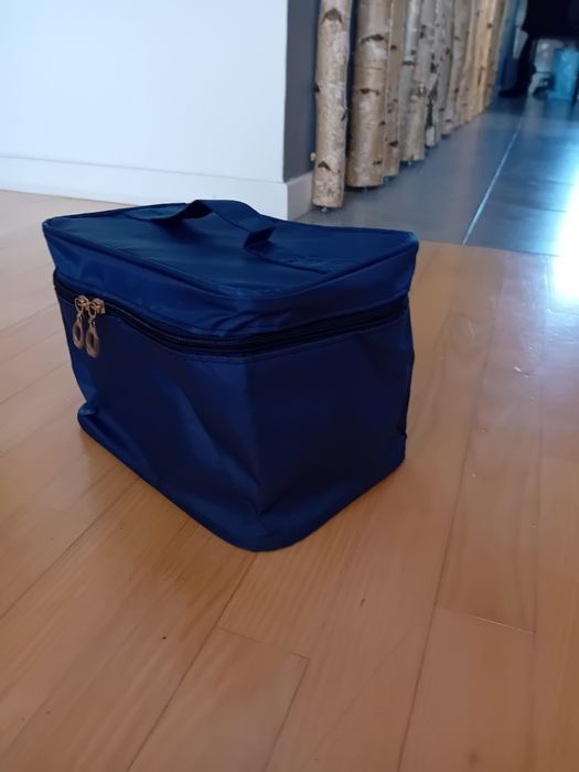 Duża pojemna wodoodporna kosmetyczka z organizatorem