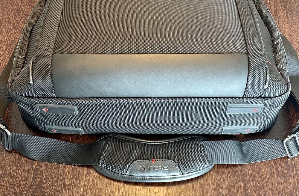 Samsonite ProDLX IV - Segurança e Estilo