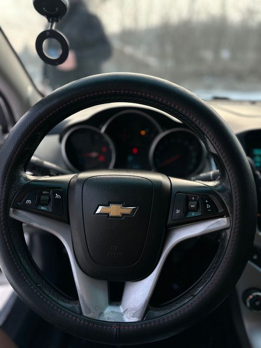 Продам автомобіль Chevrolet Cruze
