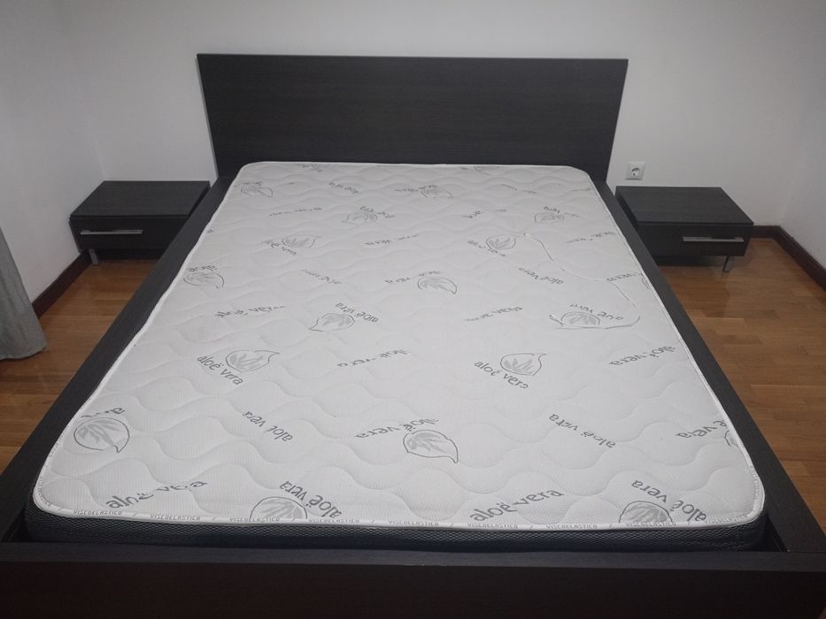 Quarto de Casal Completo – Linhas Modernas (Preto | Excelente Estado)