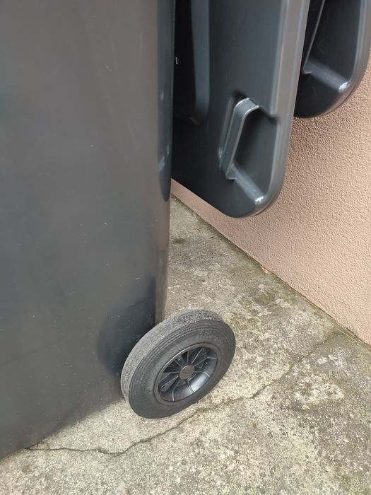 NOWE Kosze na śmieci 240L 120L pojemniki na odpady Jestic