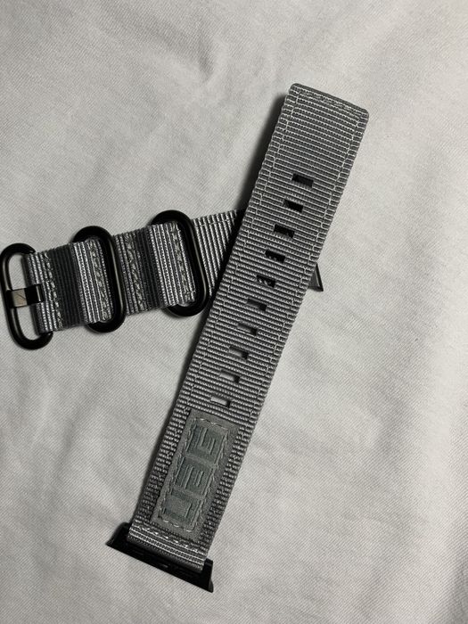 Ремінець Urban Armor Gear до Apple Watch