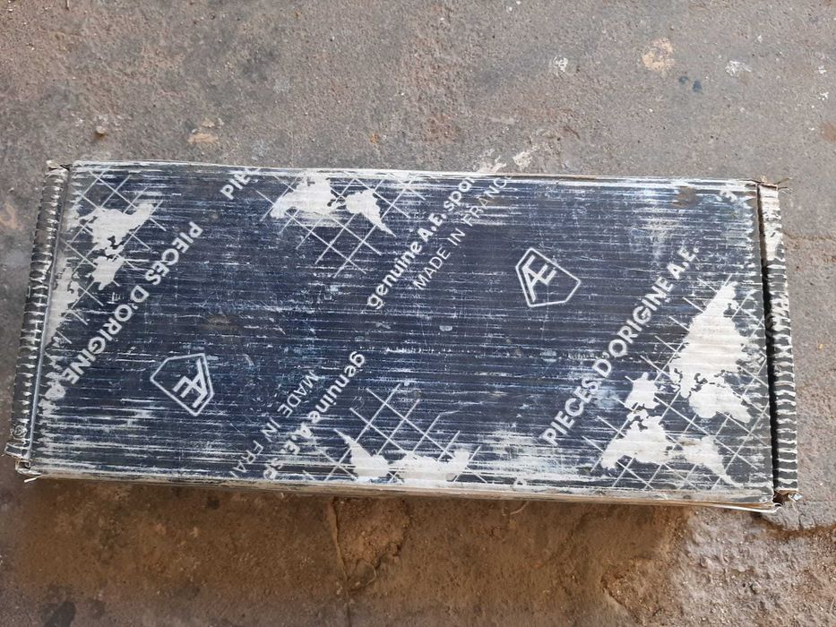 Conjunto 4 Pistons e camisas Renault 4L anos 80 NOVOS