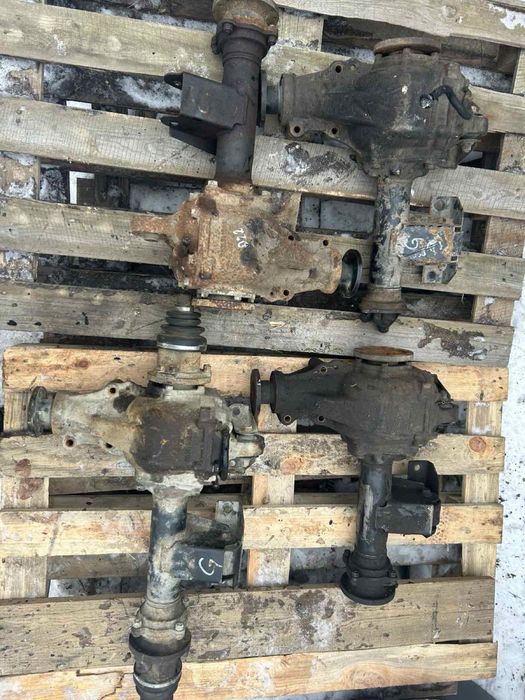 Редуктор міст передній мост Navara d22 nissan навара д22