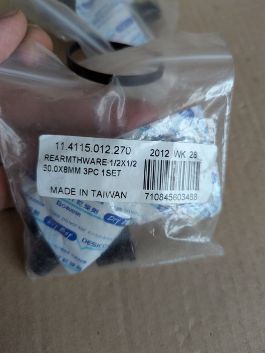 Osprzęt montażowy amortyzatora tylnego ROCKSHOX 1/2"x1/2", 50x8 mm