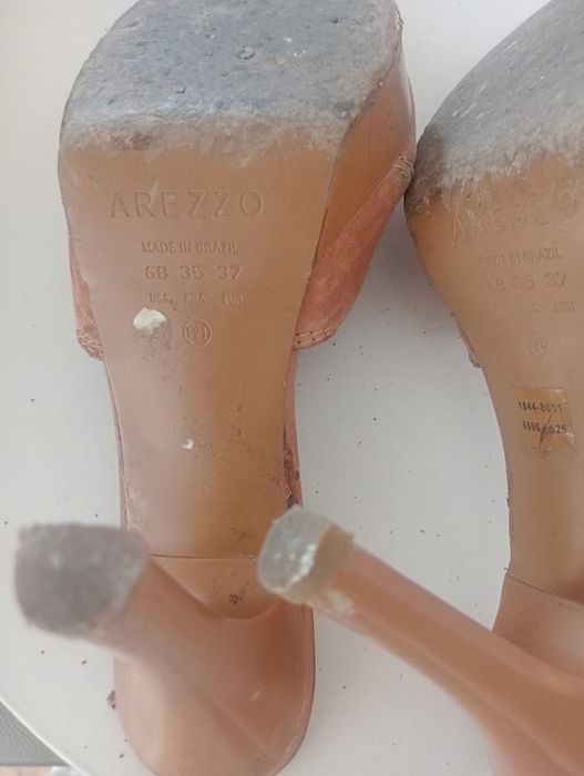 Sandálias Arezzo pele genuína cor nude