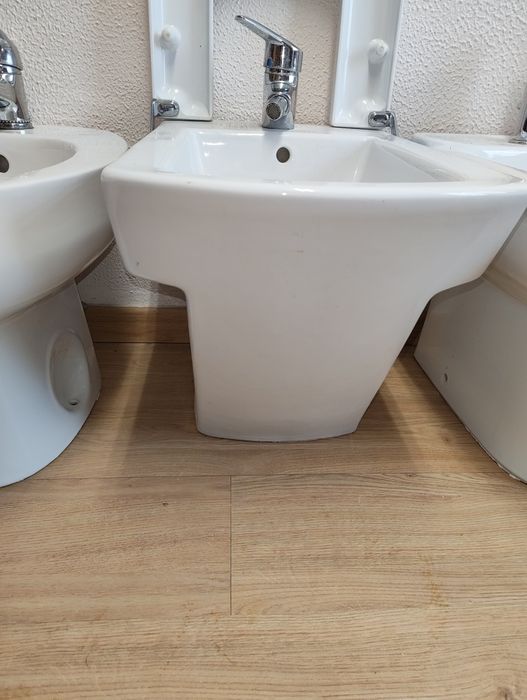 Bidés , roca e Sanitana