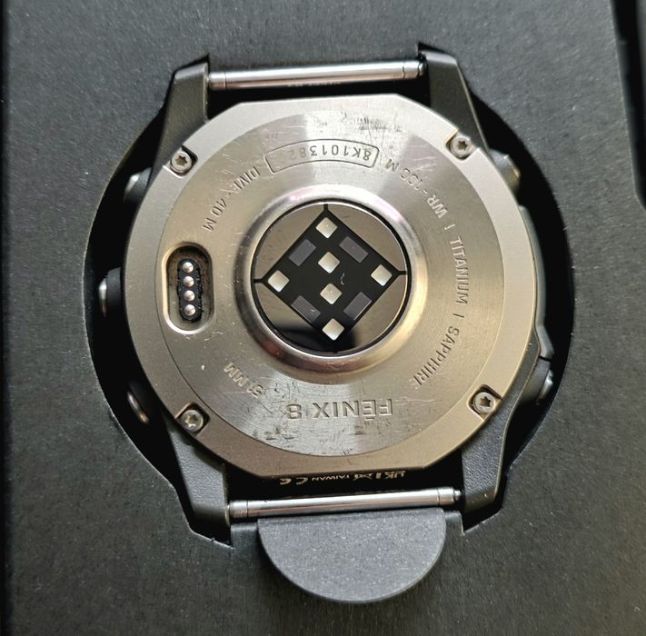 Garmin Fenix 8 amolem sapphire 51mm