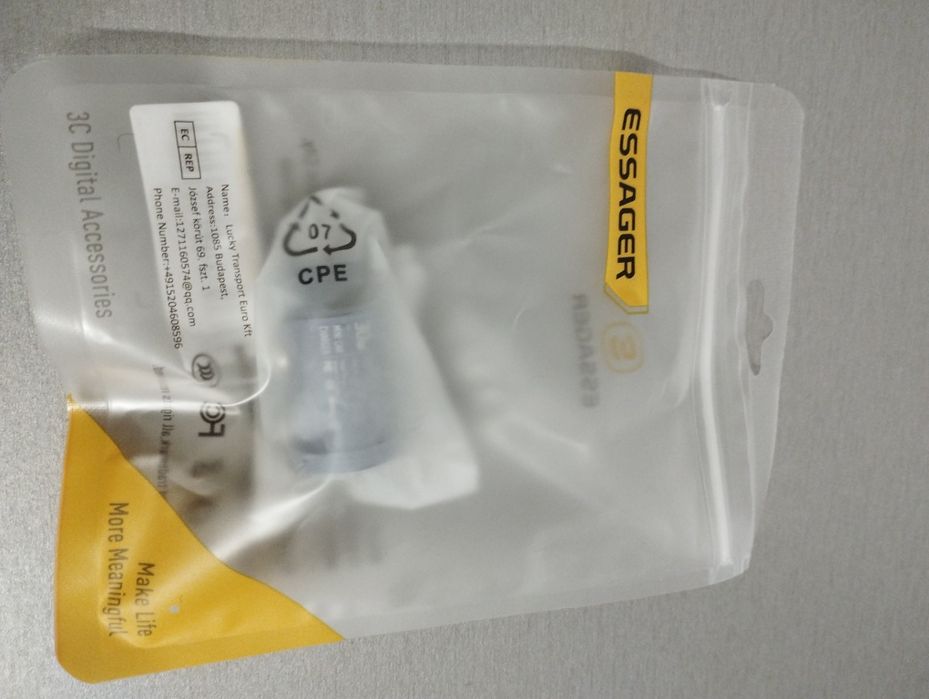 Автомобільний зарядний пристрій на 30W.