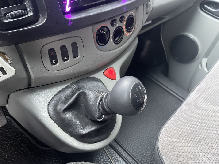 Nissan Primastar 2.5 dCi 140 (2004)