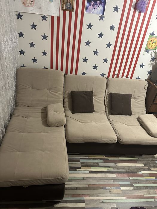 Диван у вітальню від ROLF