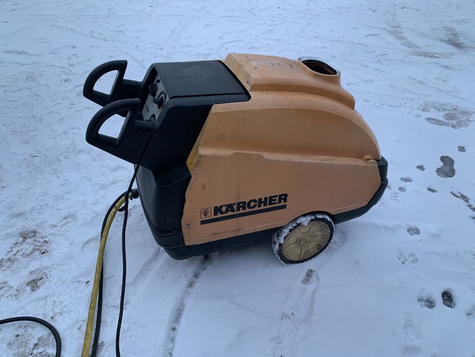 Мийка з підігрівом Керхер Karcher HDS 895 4M Eco