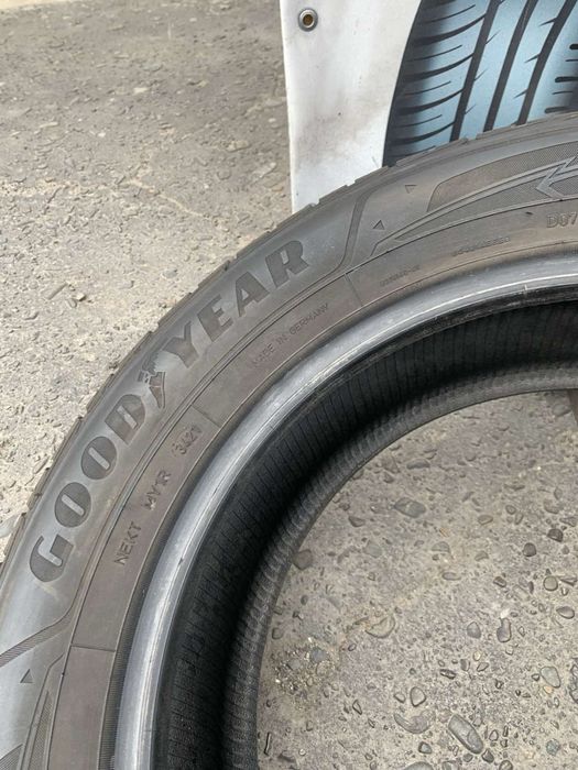Шини 215/60 R 17 Goodyear 7,5-8мм зима