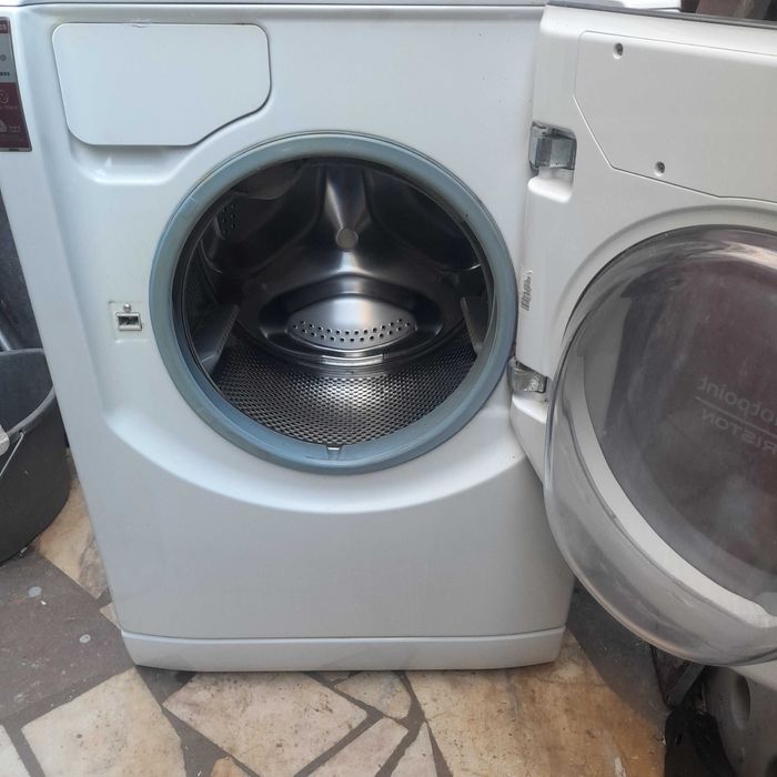 maquina de lavar roupa Ariston roupa 8 quilos 1200