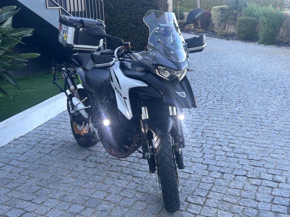 Mota Qj srt 700 x