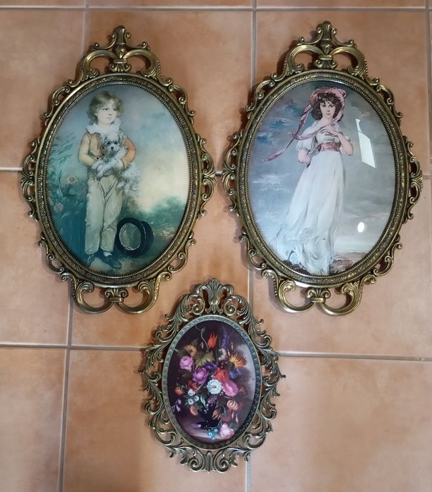 3 Quadros com moldura metálica