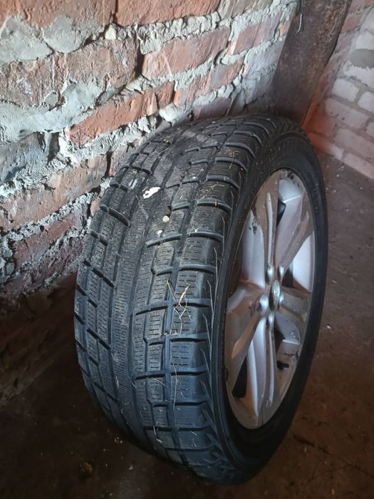 Продам запаску на титані